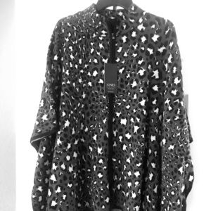 Jone’s NY Woman’s Cape, Size 2X/3X
